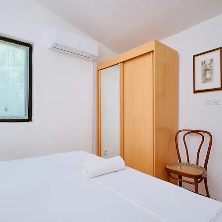 2 Bedroom Lovely In