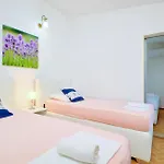 Appartement 2 Bedroom Amazing In