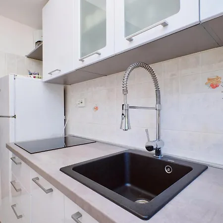 Beautiful In Lägenhet Mali Lošinj